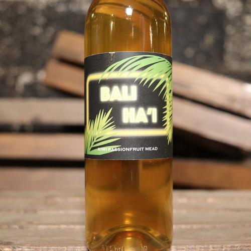 Misbeehavin' Mead Bali Ha'i Kiwi & Passionfruit Mead 375ml.